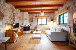 Valorys Stone House - 5