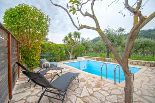 Valorys Stone House - 8