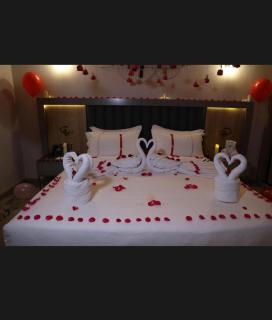 فندق أي دبليو - 1