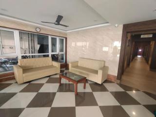 The Royal Retreat - 3