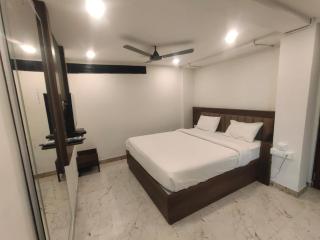 The Royal Retreat - 9