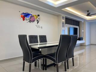 SkyGlow Retreat Homestay Sitiawan WiFi n KTV - 1