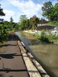 Tenda Sederhana dipingit sungai Ciwidey - 3