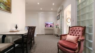 2-bedroom apartment in St Heliers with backyard - 2