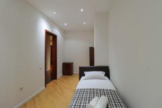 Spacious 3BR Apartment Near Vere Park - by Wehost - 6