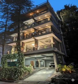 LA Riqueza Koala Inn Mcleod Ganj - Top Selling - Award Winning Hotel - Mountain View Rooms - Near to Mall Road - 9