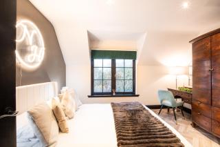 Northern Hideaways Apple Store - 9