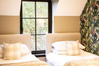 Northern Hideaways Apple Store - 4