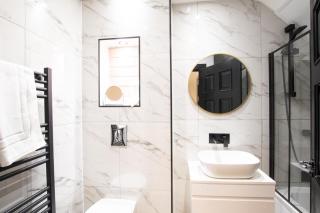 Northern Hideaways Apple Store - 1