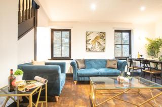 Northern Hideaways Apple Store - 4