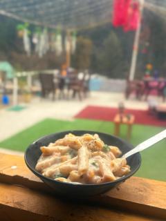 Clovee's Rooms and Cafe - Kasol - 6