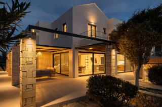 Villa Leone Luxury Living with Sea Views and Pool - 3