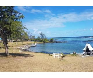 Deluxe Beachfront Apartment - 3