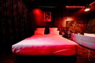 Fantasy Apartments Jacuzzi Bucharest - Bukarest - 4