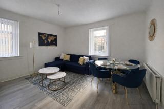 Stylish 2-Bed Apartment in Greenock - Sleeps 6 - 1