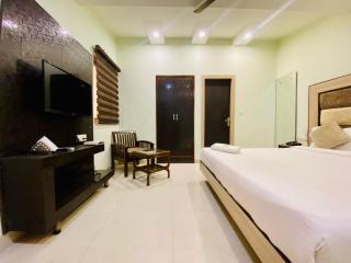 Hotel November 1 Min from Zirakpur bus stand - 9