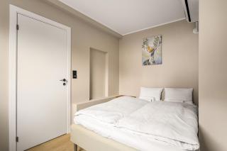 Bright & Stylish Apartment in City Center - 9