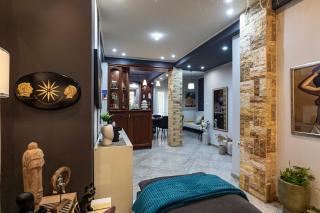 ArtHaus Gallery Stay - 1