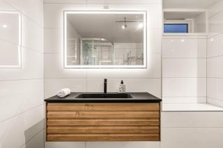 Bright & Stylish Apartment in City Center - 2