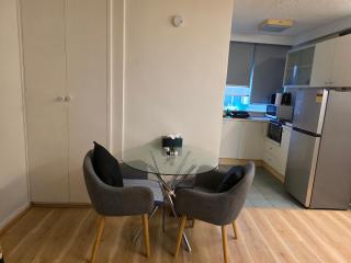Fully Furnished St Kilda Studio - 4