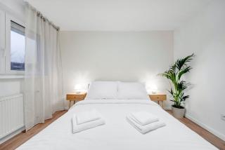 Unique Designer Apartment Near Center - 3