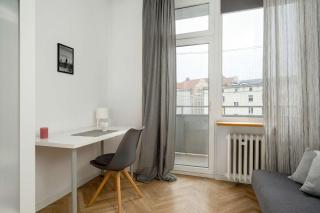 Bright Apartment Plac Muzealny in Wrocław Perfect for Remote Work by Noclegi Renters - 9