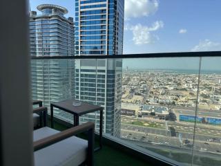 WonderfulStay at Paramount Residences - Highest Infinity Pool - Burj Khalifa View - Brand New Luxury Apartments - 4