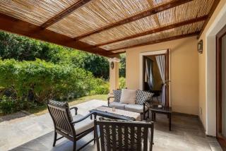 Secure Estate Gem next to Golf Course - 1