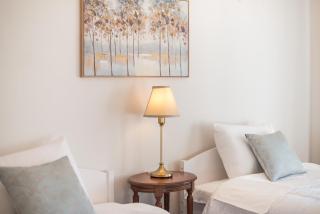 Sun-Kissed Koukaki Apartment City Views - 4