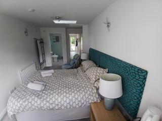 Ensuite Room with Private Entrance - 0