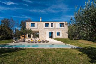 Besonderes Steinhaus mit Privatpool, Panoramablick, Garten, Grill, Waschmaschine - 8