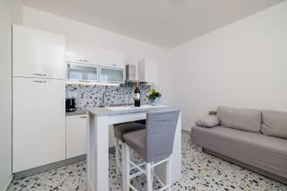 Renoviertes Apartment nur 300 Meter zum Strand mit Meerblick - 4