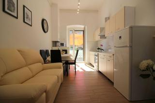 Traumhafte Lage im Zentrum von Porec nur 200 Meter zum Strand mit Meerblick - 6