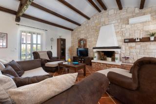 Mediterrane Villa mit Privatpool, Grill, Tischtennis und unweit des Radwegs Parenzana - 1