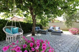 Besonderes Apartment mit Pool, Babybett, Garten, Grill, Kinderspielplatz, Parkplatz - 5