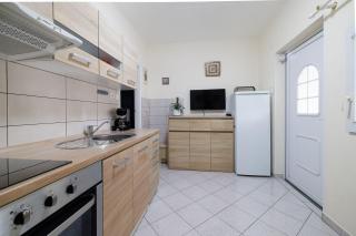 Besonderes Apartment nur 200 Meter zum Sandstrand mit Meerblick, Parkplatz, Klima - 2