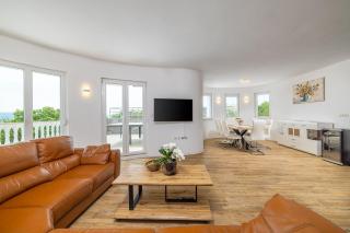 Luxusvilla mit Privatpool, Whirlpool, Meerblick, Billard, Fitnessgeräte, Garage - 3