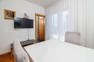 Idyllisches Apartment nur 300 Meter zum Strand mit Meerblick, Garten, Grill, Parkplatz - 1