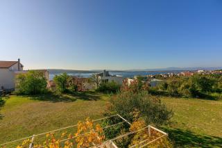 Charmantes Apartment mit Meerblick, Privatparkplatz, Garten und Grill - 6