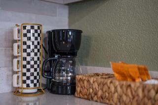 Cozy Orlando Studio with Jacuzzi, Fire Pit, and BBQ - 1