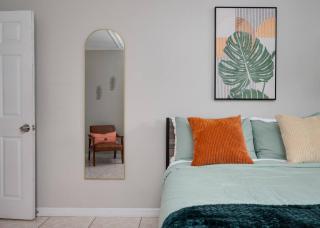 Stylish 2BR Home Near Disney and Universal Orlando - 9