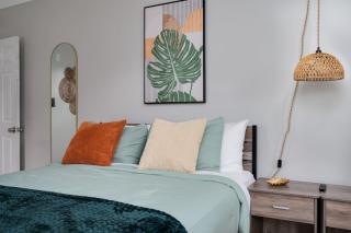 Stylish 2BR Home Near Disney and Universal Orlando - 2