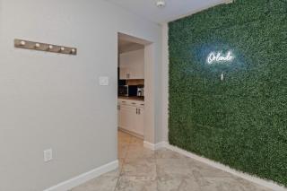 Downtown Gem with Jacuzzi, Basketball and Games - 4