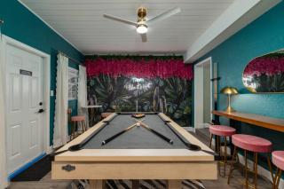 10 Minutes to Downtown with Jacuzzi, Pool Table, Ping Pong, and BBQ - 9