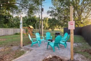 10 Minutes to Downtown with Jacuzzi, Pool Table, Ping Pong, and BBQ - 3