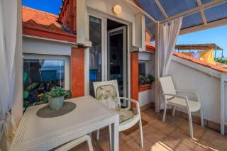 Dachgeschoss Apartment nur 450 Meter zum Sandstrand mit Meerblick und Klima - 7