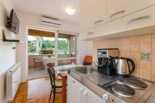 Liebevolles Apartment nur 500 Meter zum Strand mit Privatparkplatz, WiFi, Klima - 8