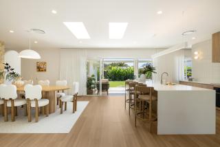 Burleigh Waters Luxury - 9