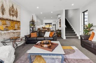 2Bed Masterpiece in Hamilton - Townhouse and Carpark - 9