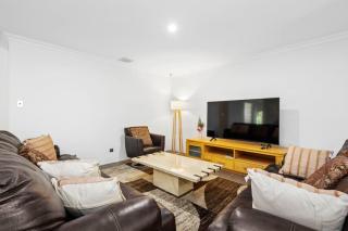 Spacious Escape in Tapping - 0